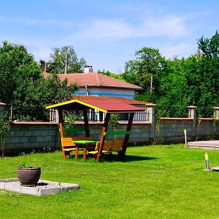 Вила Релакс - Villa Relax Sokolovo Bagian luar foto