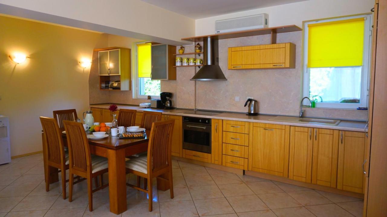 Вила Релакс - Villa Relax Sokolovo Bagian luar foto