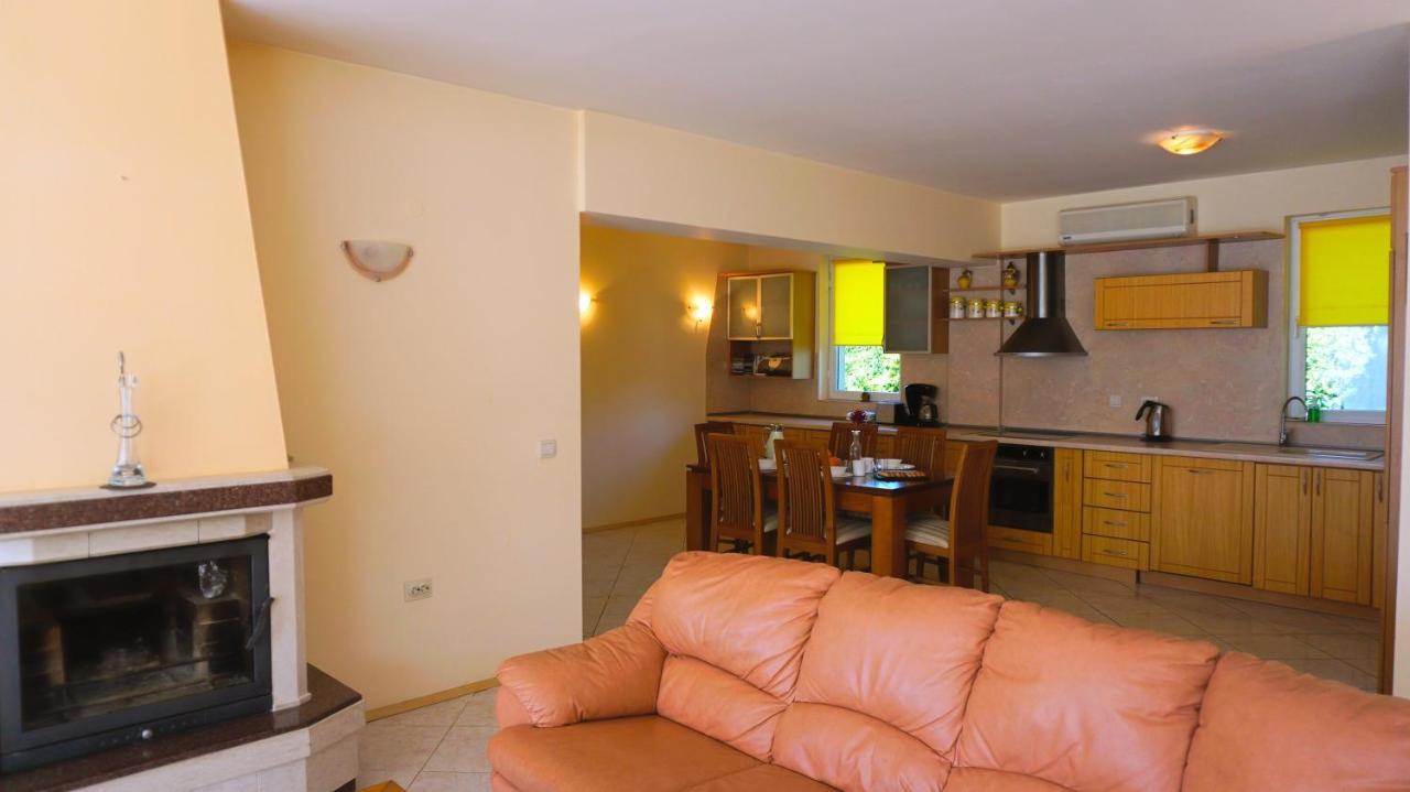 Вила Релакс - Villa Relax Sokolovo Bagian luar foto