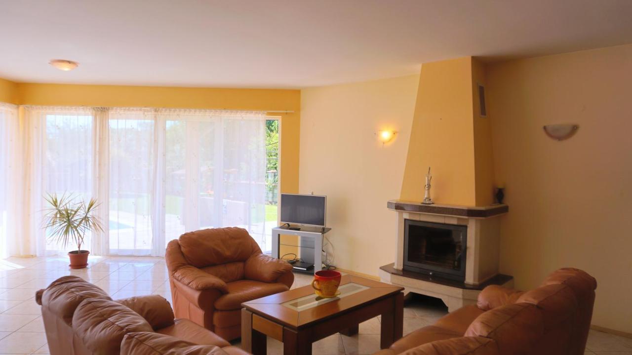 Вила Релакс - Villa Relax Sokolovo Bagian luar foto
