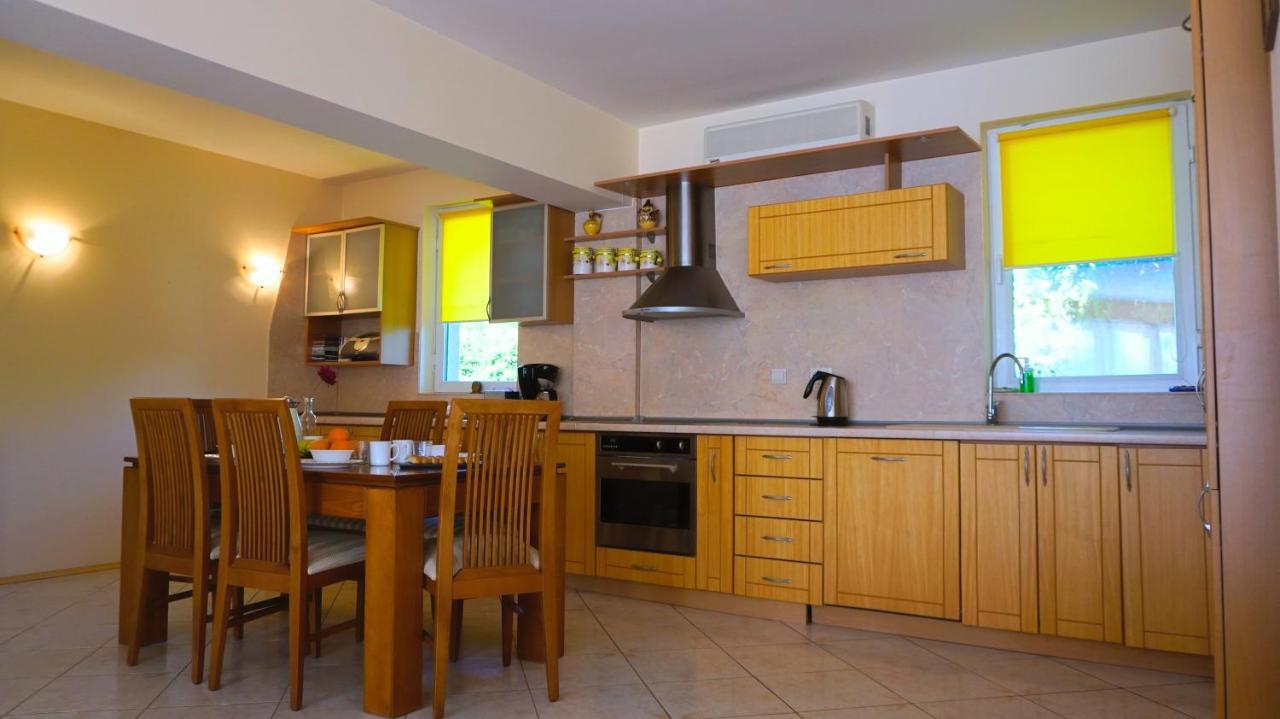 Вила Релакс - Villa Relax Sokolovo Bagian luar foto